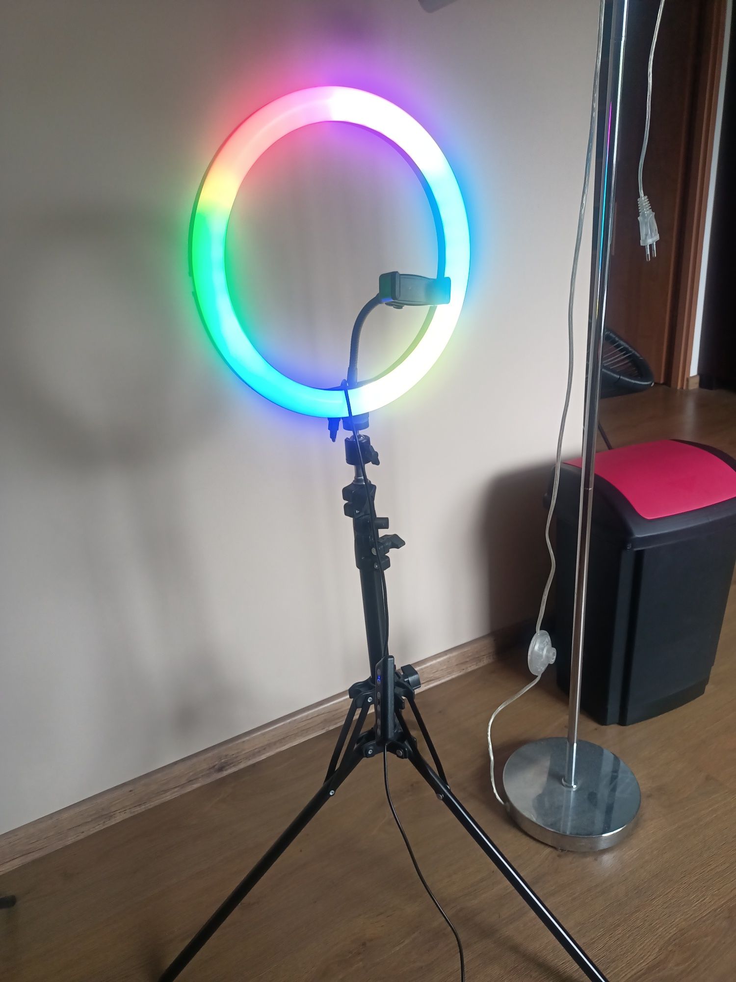 Lampa pierścieniowa LED rgb