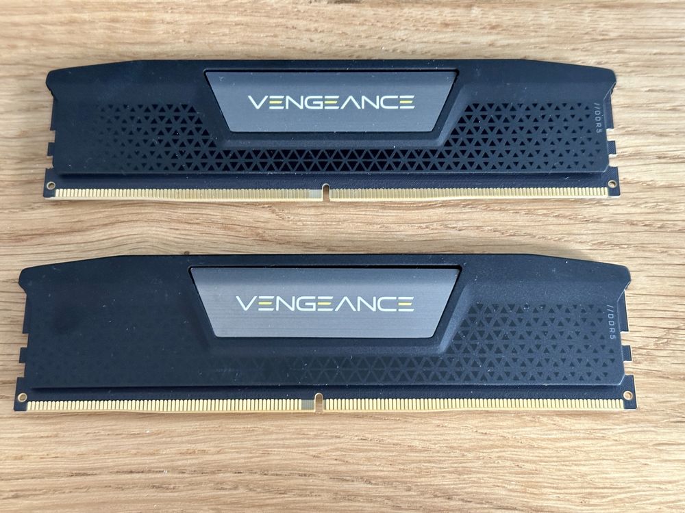 Pamięć Corsair Vengeance DDR5 32 gb, 6400, na gwarancji