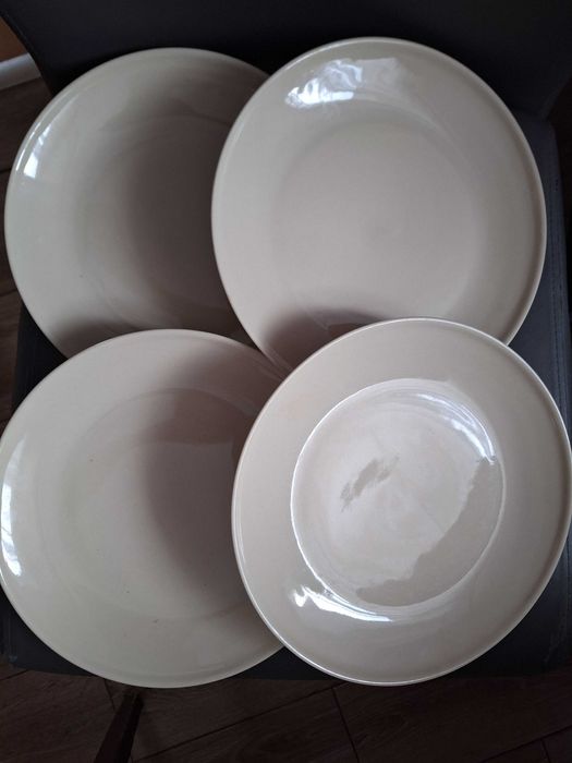 4 Talerze Duże Obiadowe i 4 Małe Deserowe