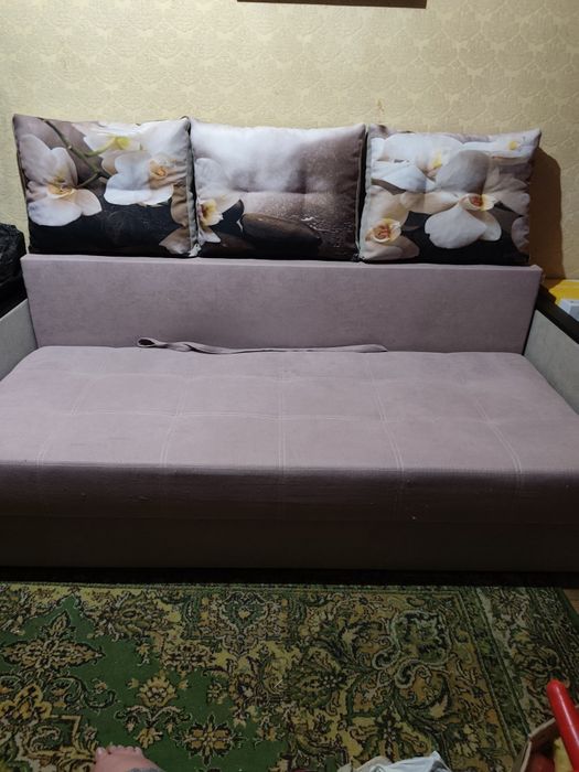 Диван розкладний б/у