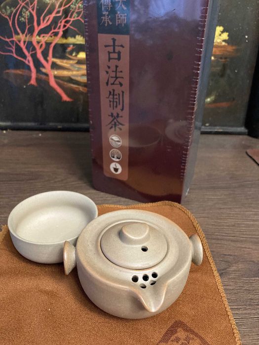 Чайная церемония, чай шу пуэр, гайвань и пиала, дорожный набор