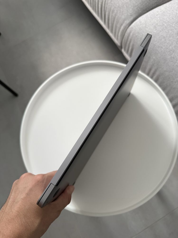 MacBook Pro 2019 13 i5 / 16GB /256 GB/ Touch Bar / 93% АКБ