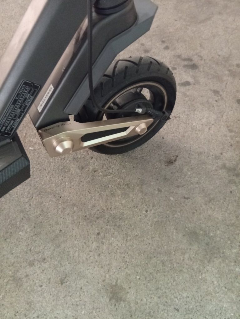 Vendo trotinet nova