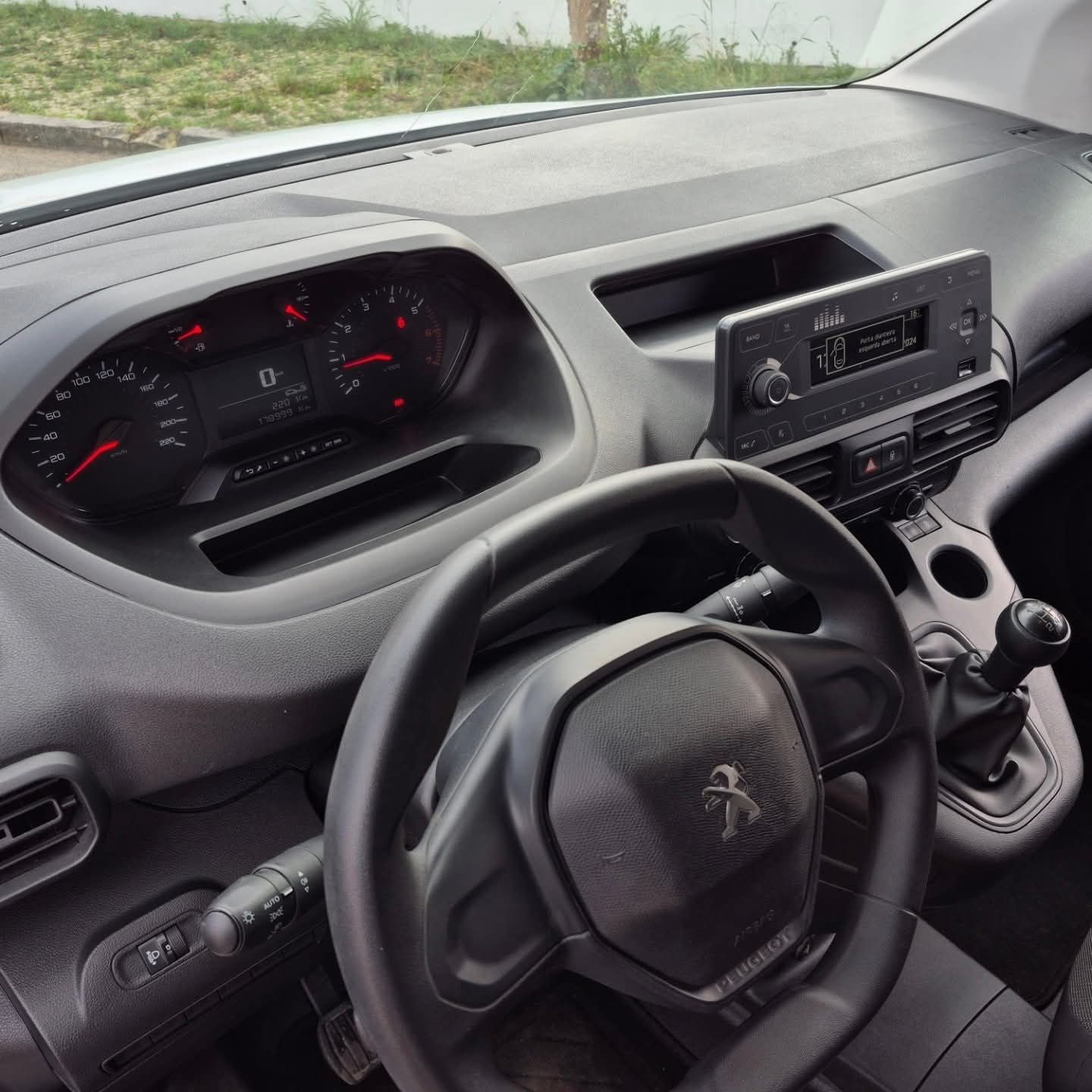 Peugeot Partner | GARANTIA | 130.000KM - 3 LUG. - NACIONAL