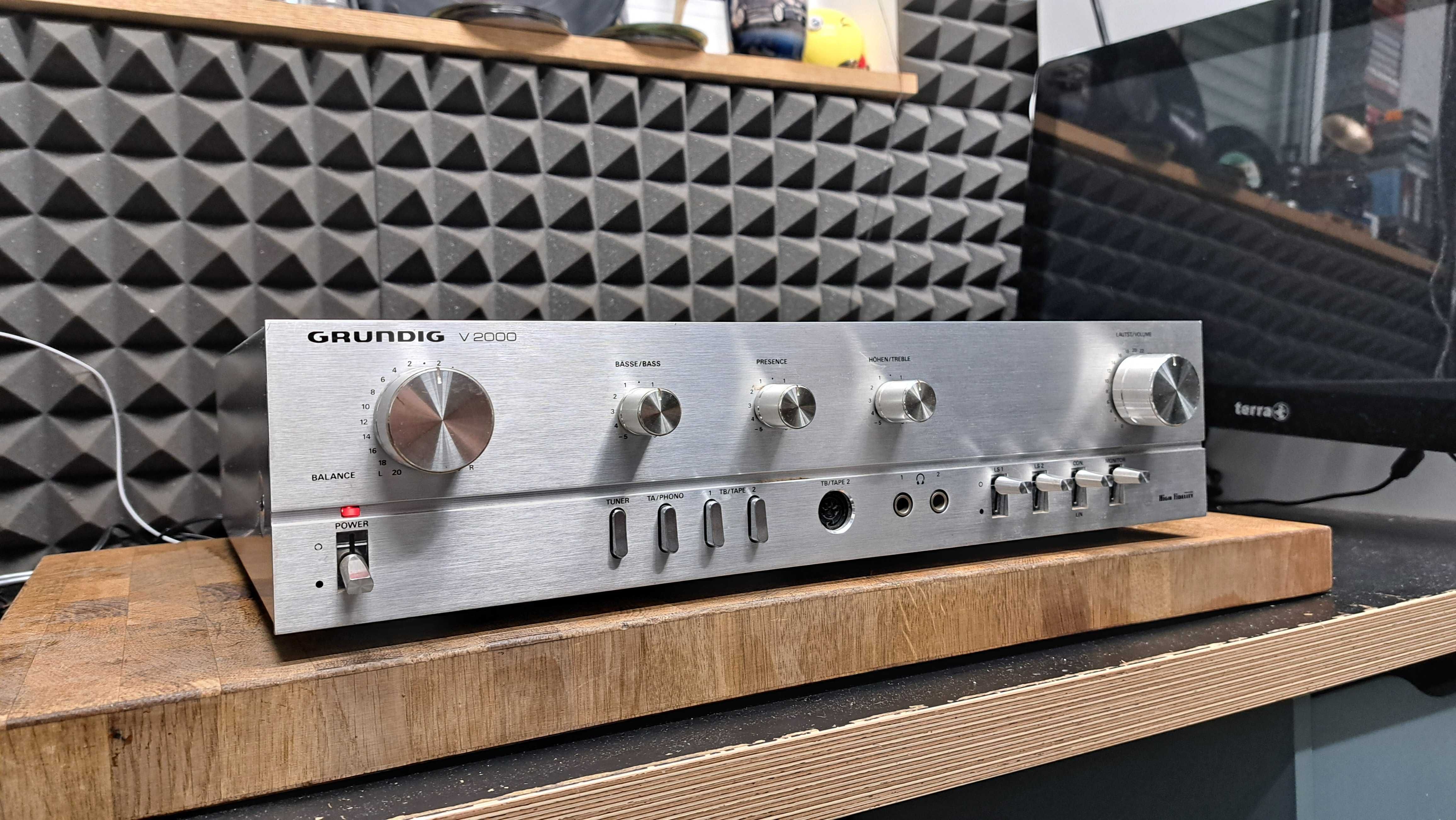 Wzmacniacz Grundig V 2000