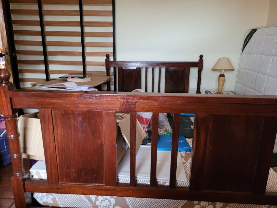 Mobilia de quarto antiga