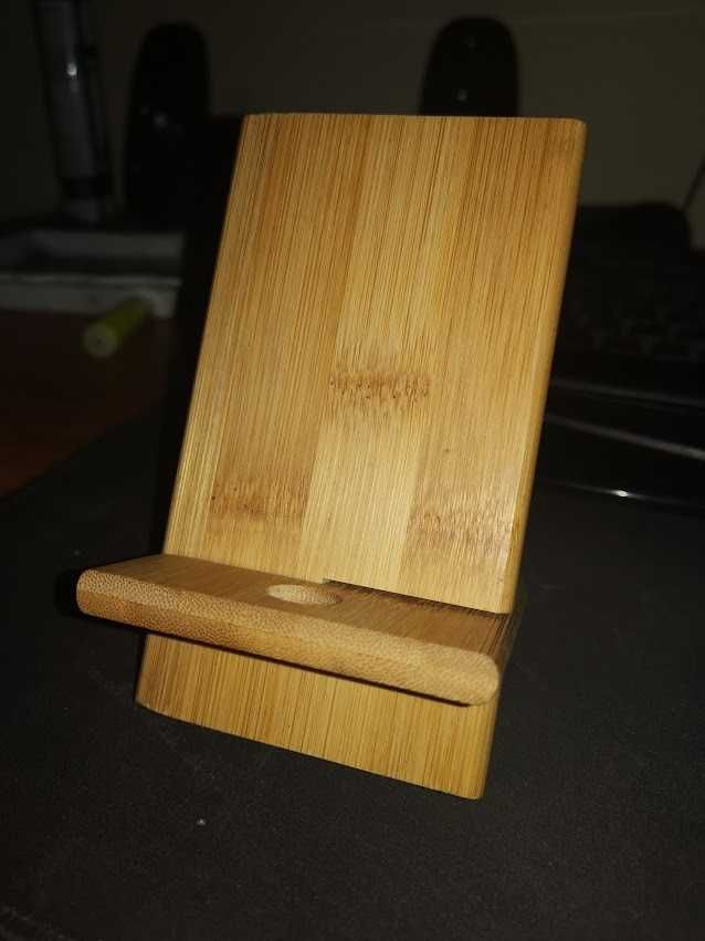 suporte em madeira para smartphone