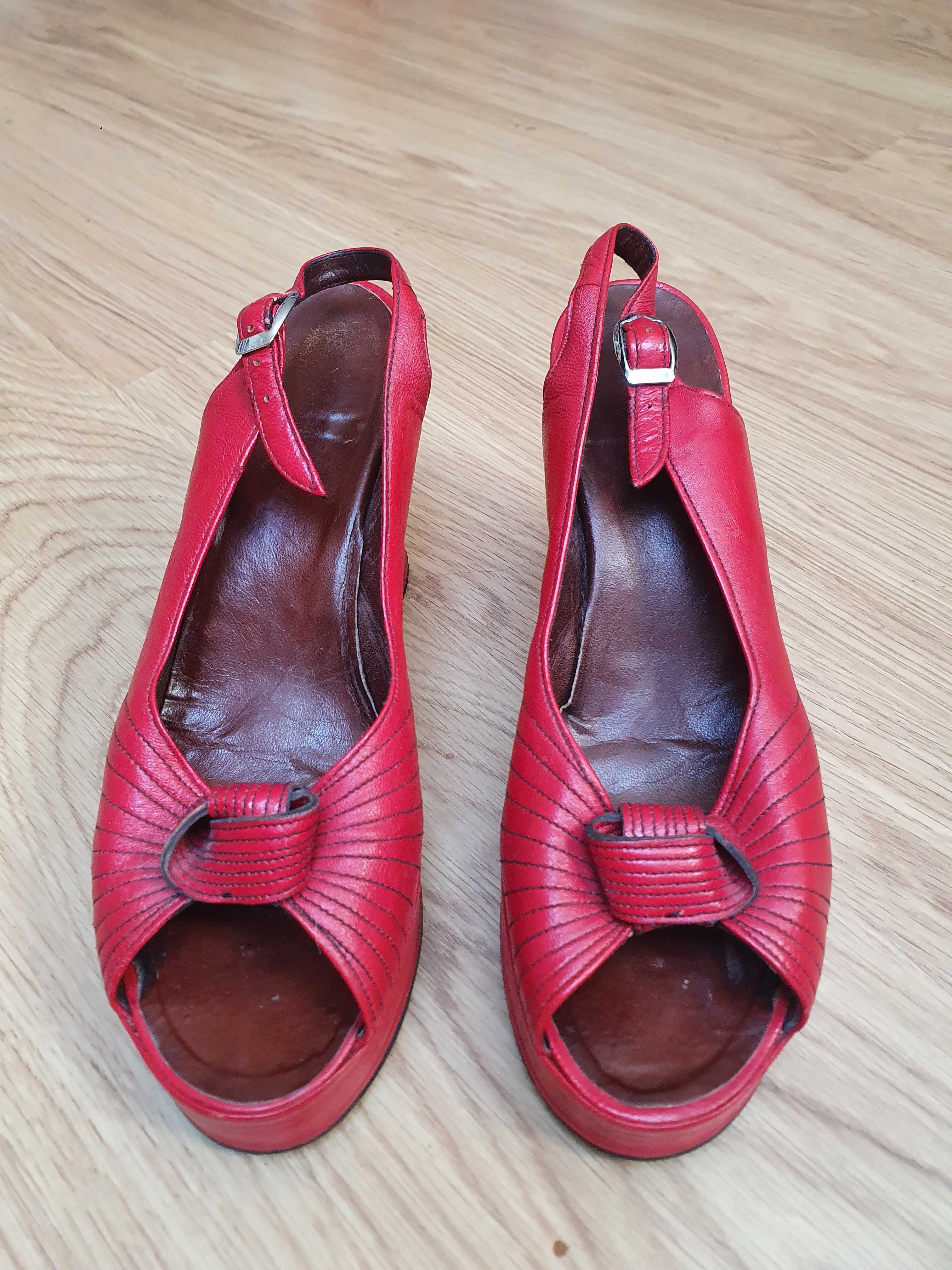 Lindas sandálias vintage vermelhas, nº 37, plataforma (salto 10cm)