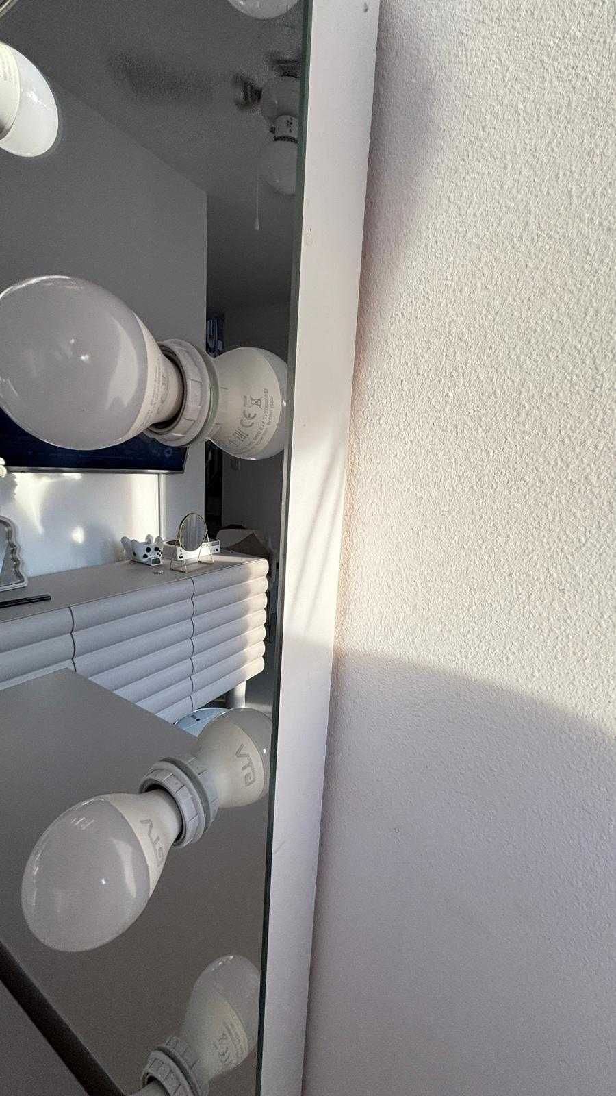 Zestaw toaletka + lustro make up z oświetleniem