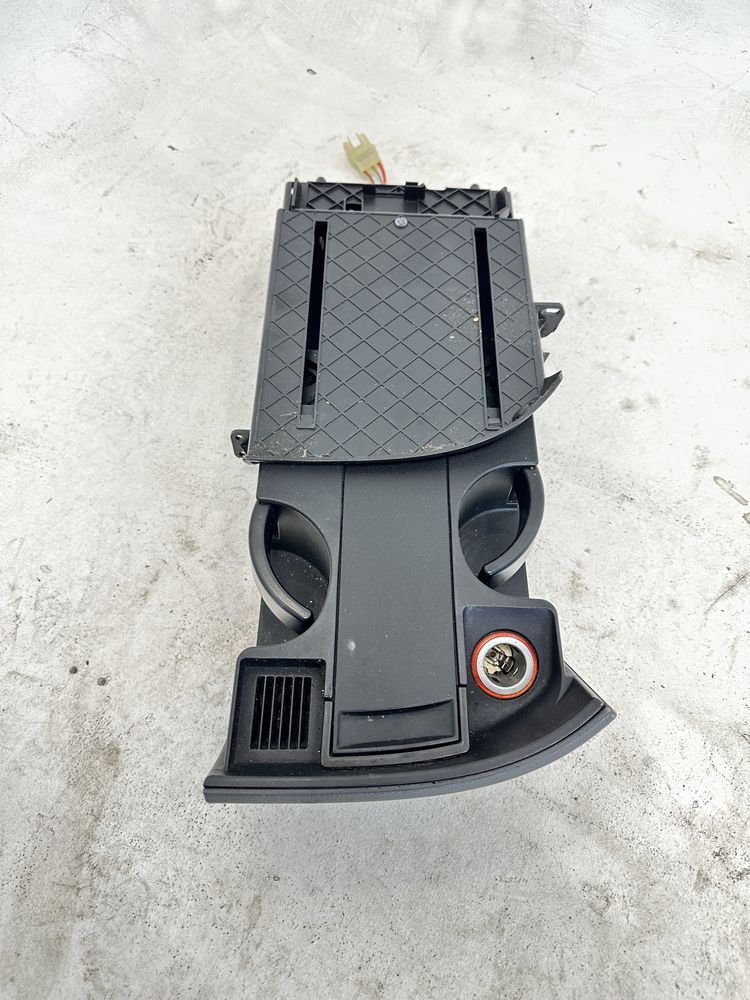 Volkswagen T5 cupholder uchwyt na kubek zapalniczka multivan caravelle