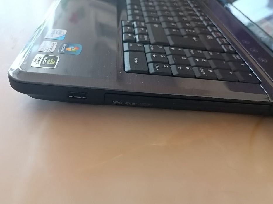 Продам ноутбук Lenovo G550 в гарному стані