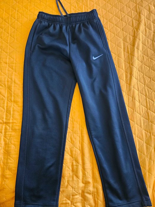 Bluza, spodnie dresowe i bluzka NIKE z USA, 10-12 lat,