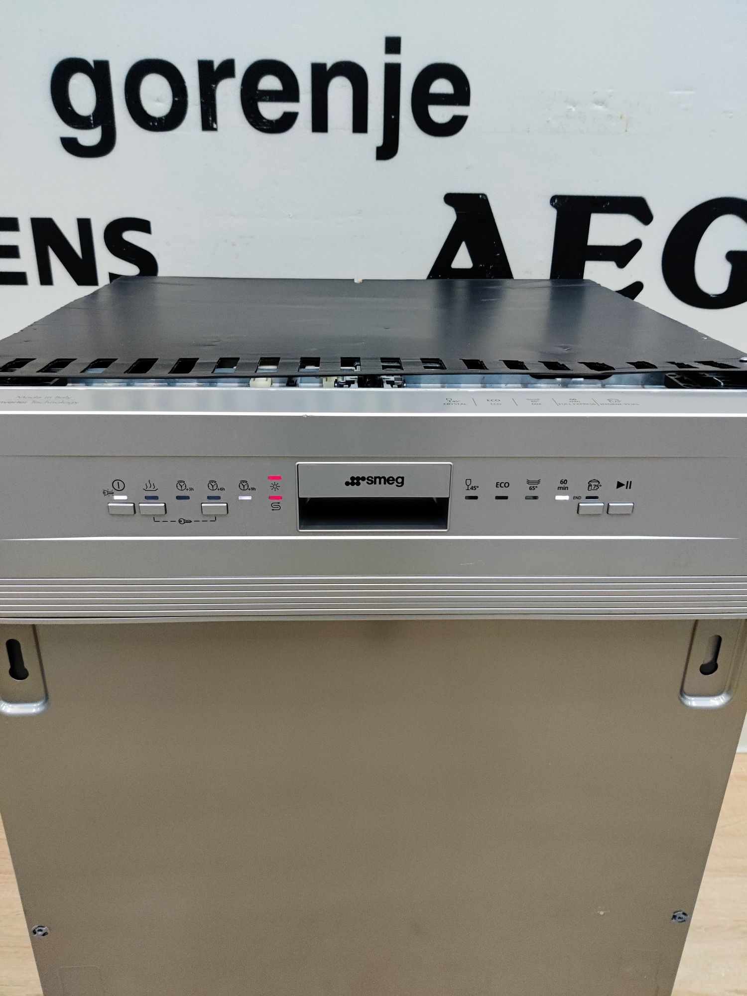 Встраиваемая посудомоечная машина SMEG™. 2022 год. Сост. Новой