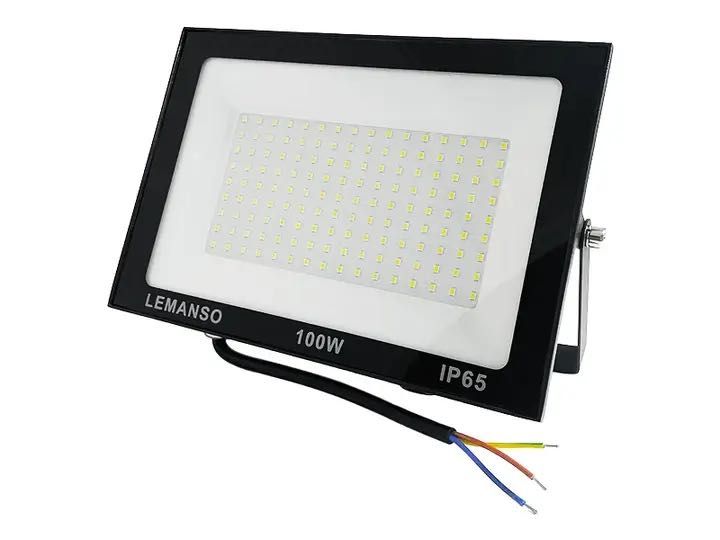 Фото техніка, софт бокс , фон, прожектори