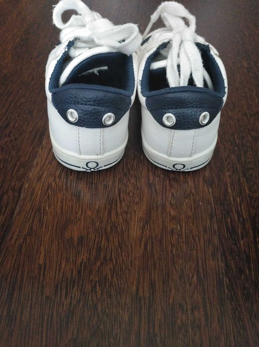 Sapatilhas da Benetton de menino