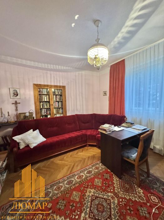 Продаж будинку м. Винники вул Львівська біля озера