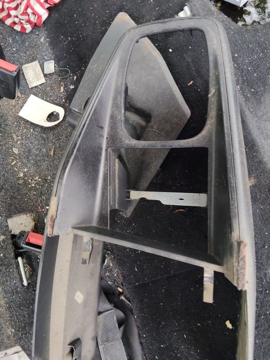 Porta luvas golf 4 e forras da mala e plásticos interiores