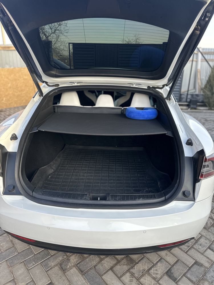 Tesla model S 100 d