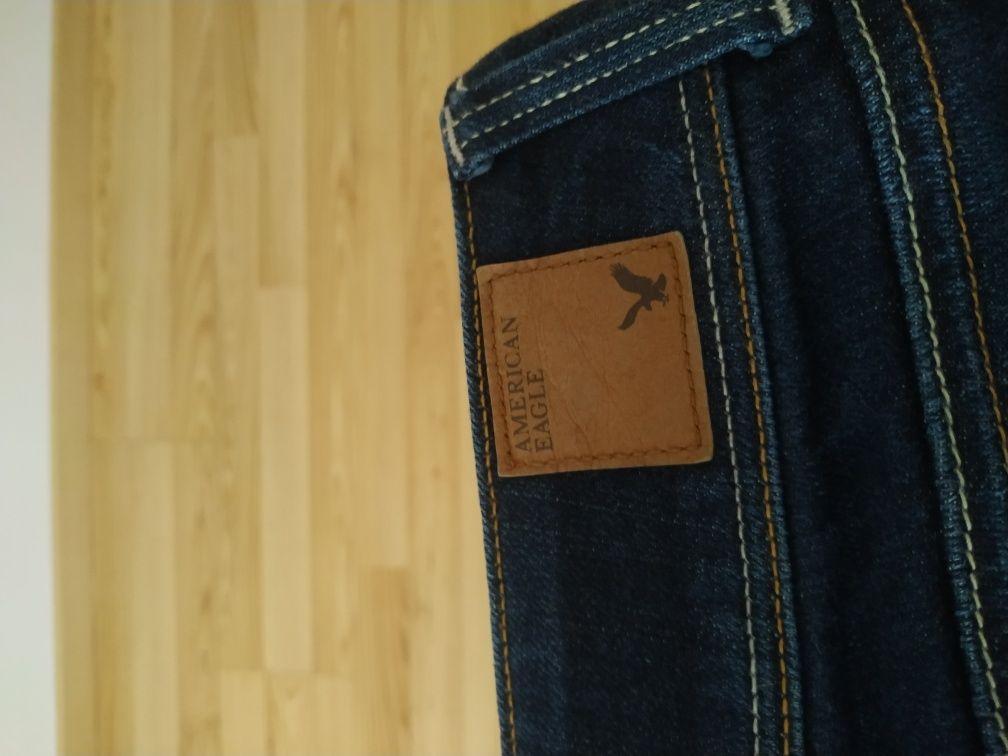Spodnie jeans marki American Eagle