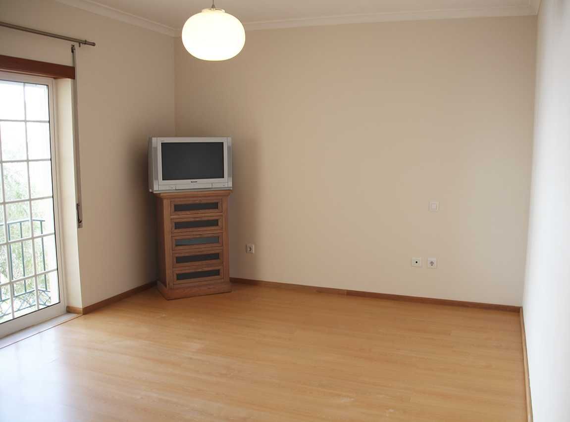 Apartamento T2 em Batalha, Leiria