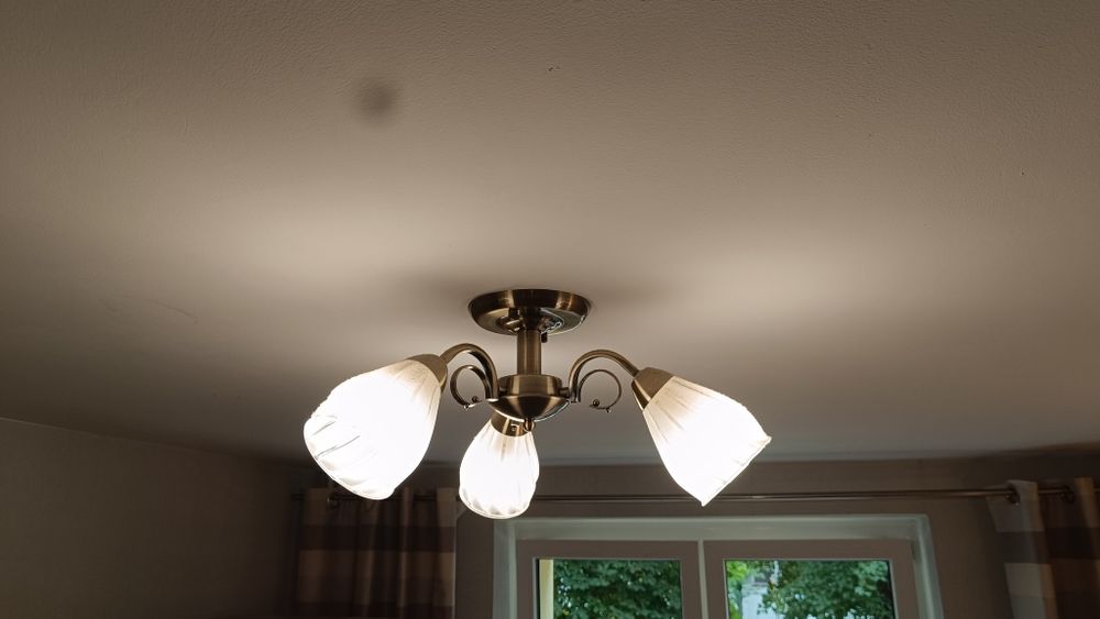 Żyrandol z 3 kloszami