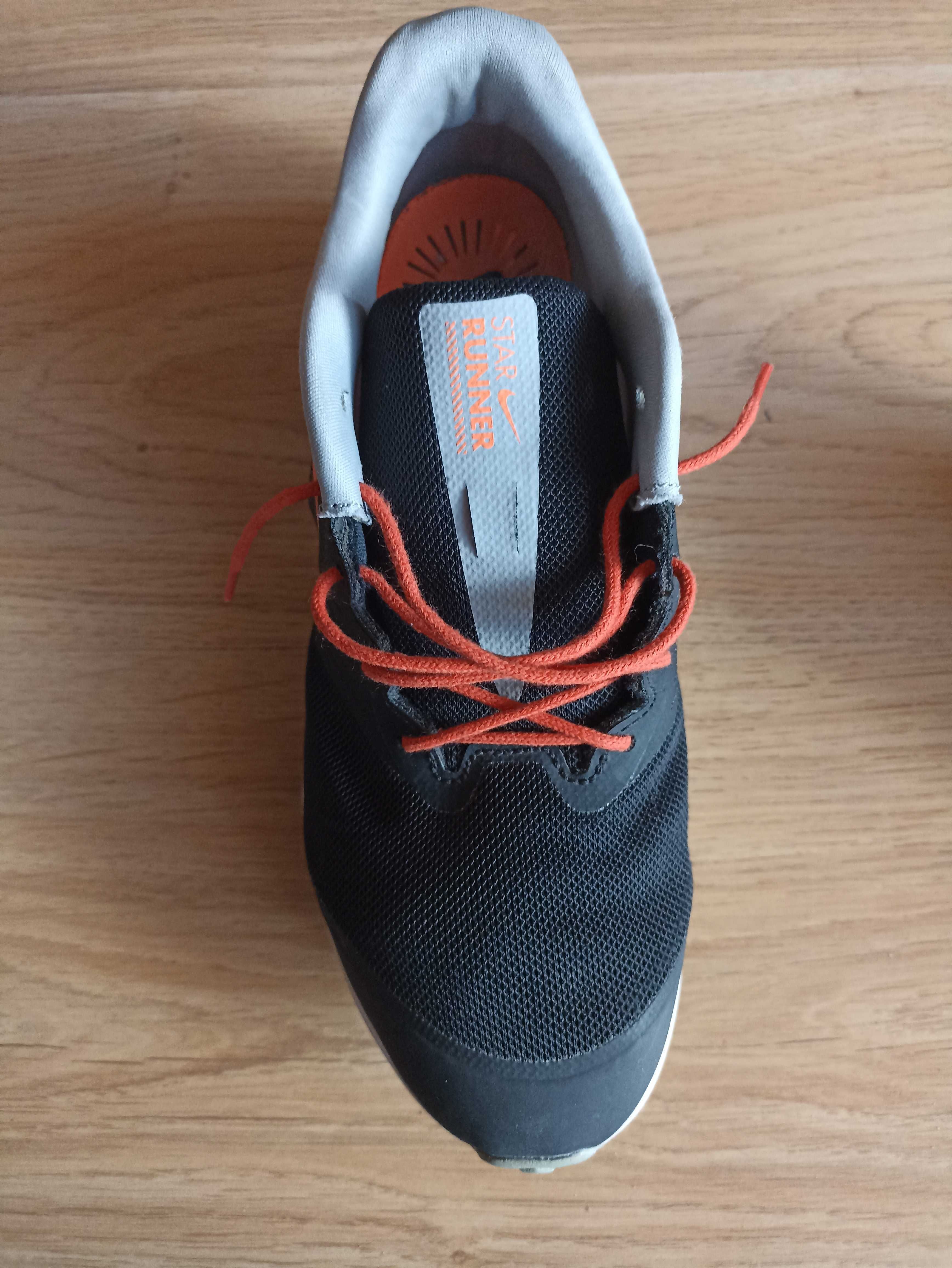 Buty sportowe NIKE