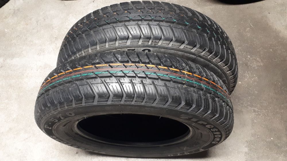 Dois pneus novos 145 r13 ou 145/80 r13 Firestone