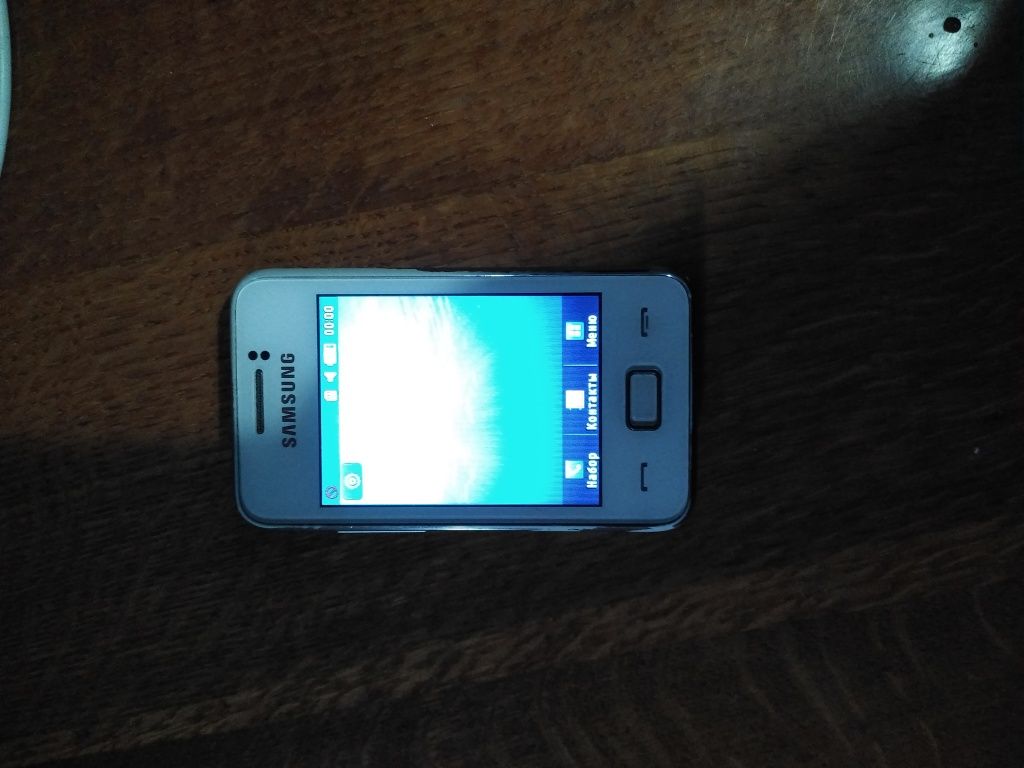 Мобильный телефон Samsung 5220