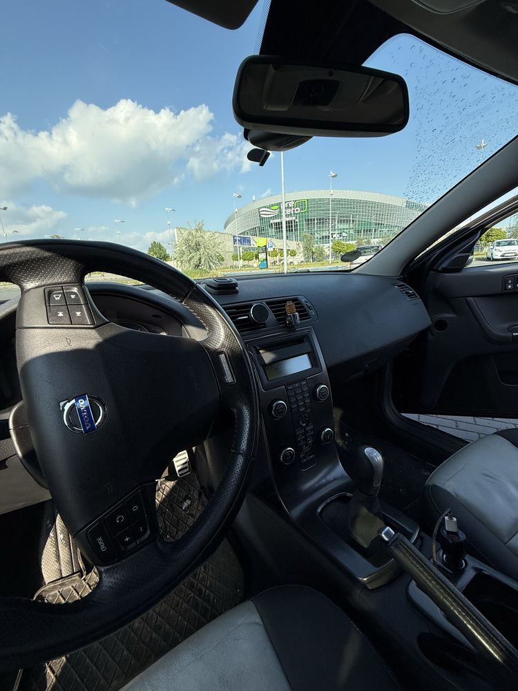 Volvo V50 R-Design