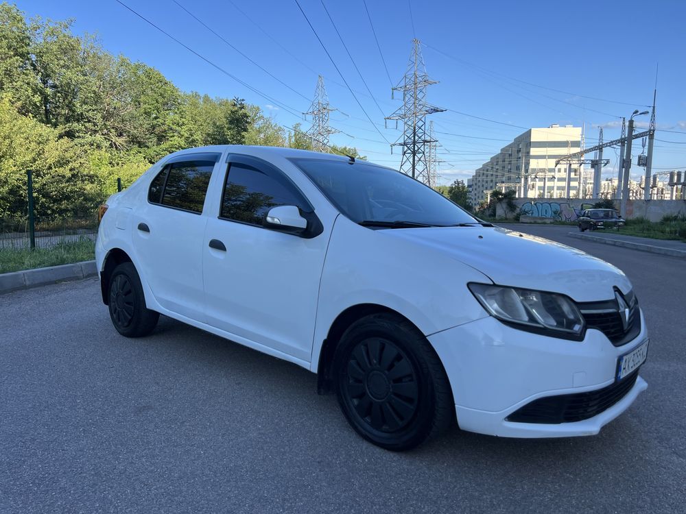 Renault Logan 2013