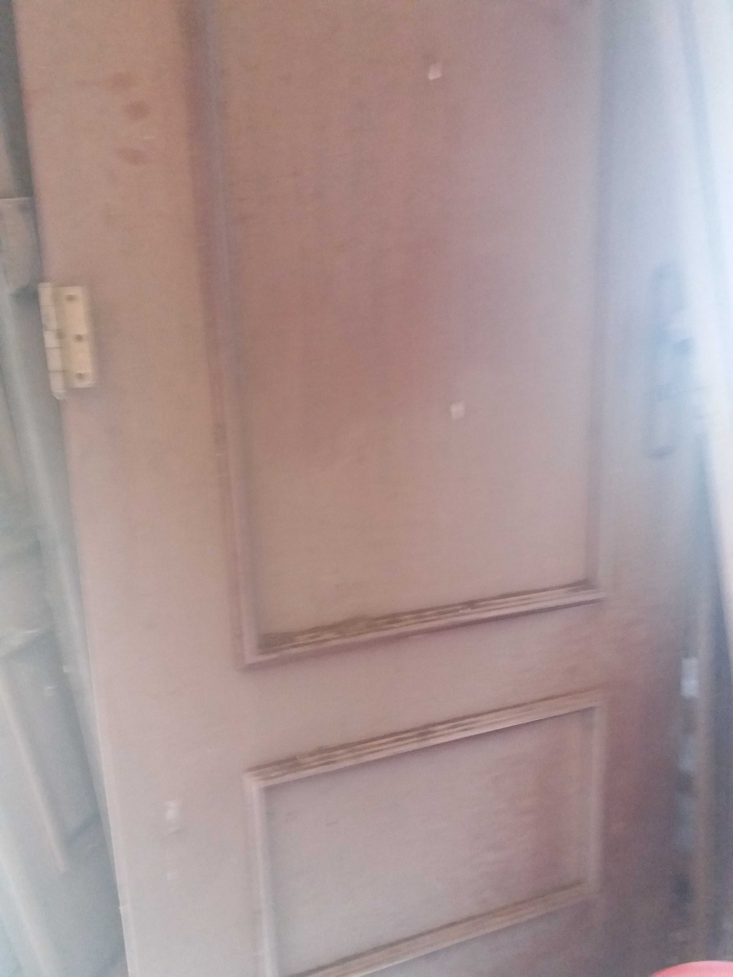 Janelas e portas de madeira maciça