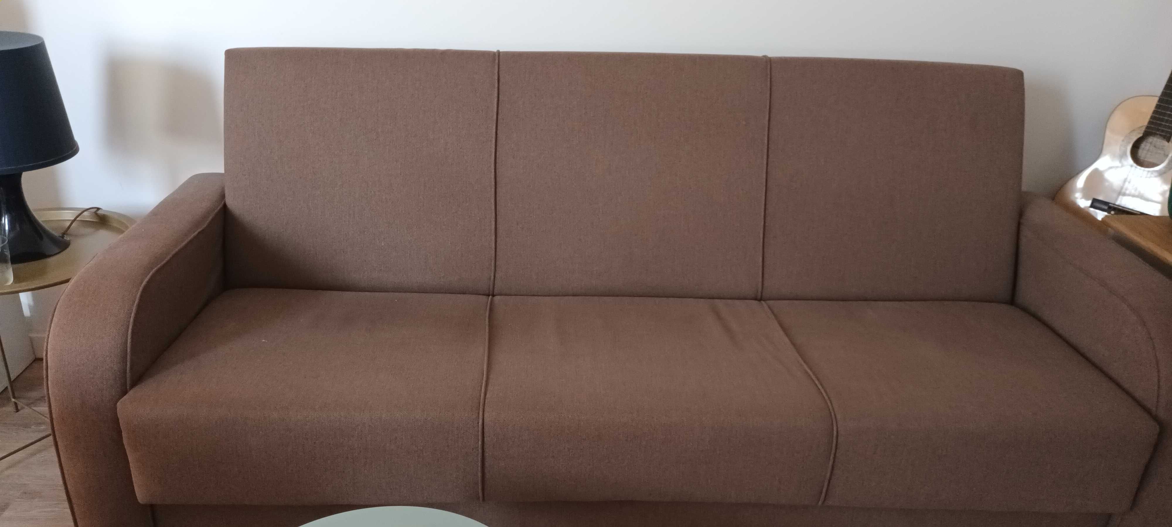 Sofá-cama em excelente estado