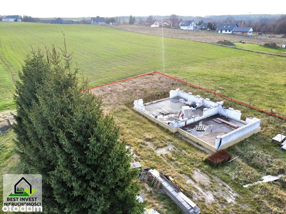 Działka z rozpoczętą budową domu dla rodziny