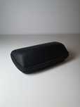 Czarne etui na okulary