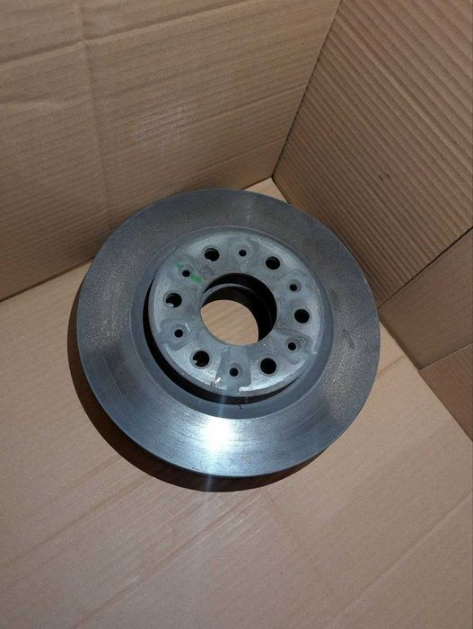 Елементи ходова підвіска амортизатори важелі супорта Cadillac LYRIQ