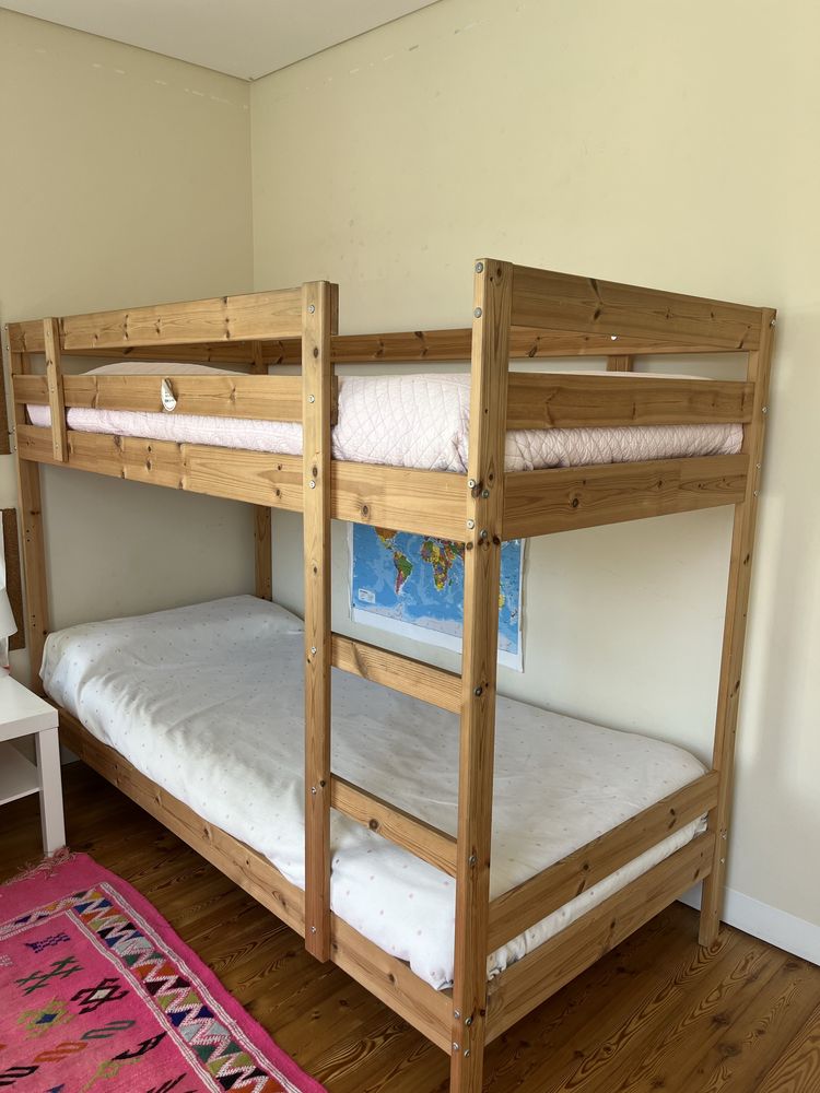 Beliche Ikea Mydal 90x200 com 2 estrados + 2 colchões