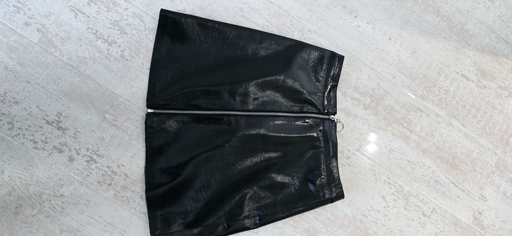 Юбка под лаковую кожу, S