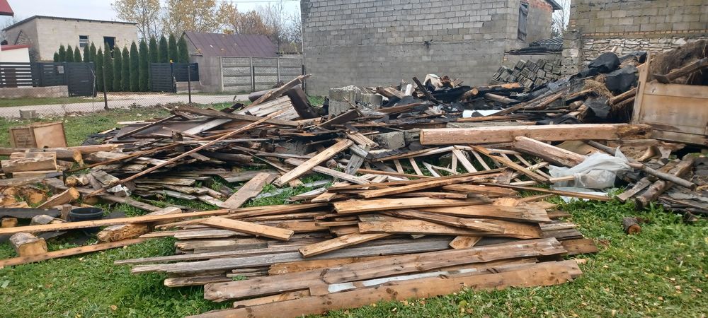 Drewno dla opału z rozbiórki