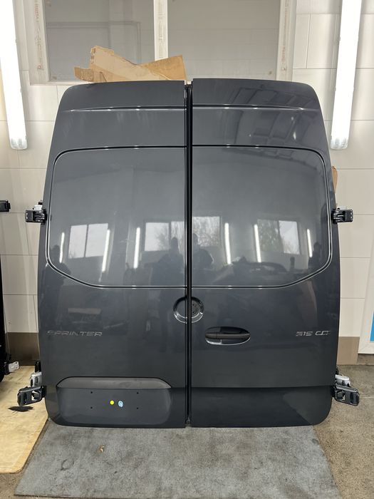 Задні двері сірі графіт Mercedes Sprinter W907