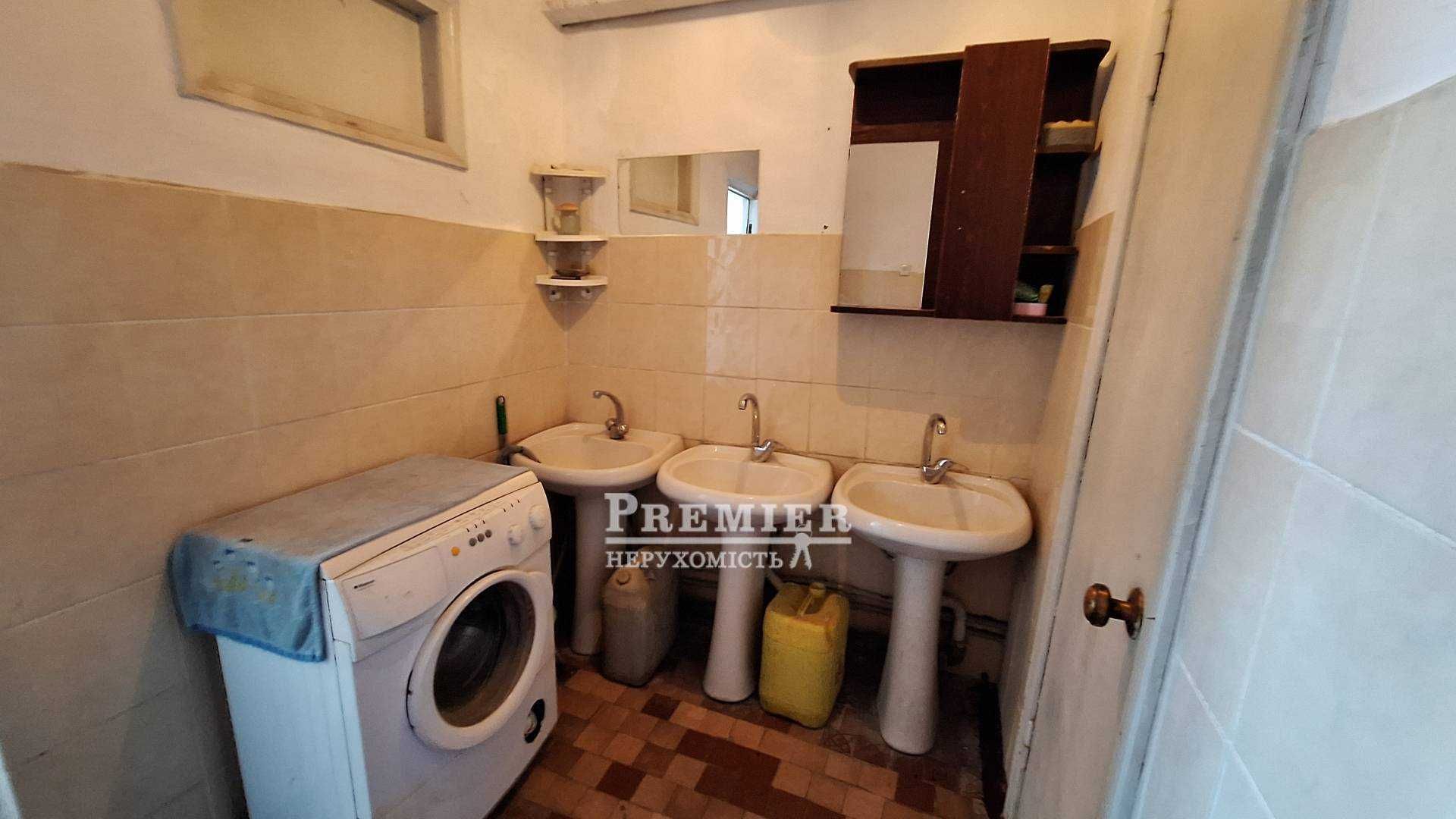 У продажу кімната 17 кв. у гуртожитку