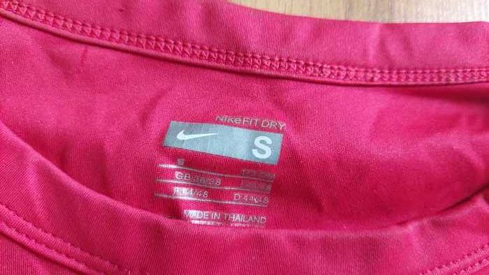 Koszulka sportowa Nike Fit Dry rozmiar S  czerwona