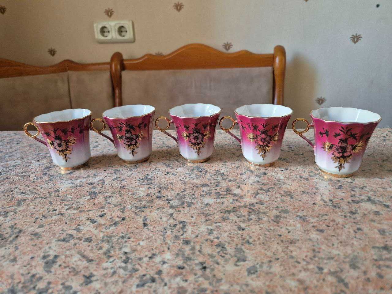 Чашки и блюдца кофейные, чайные