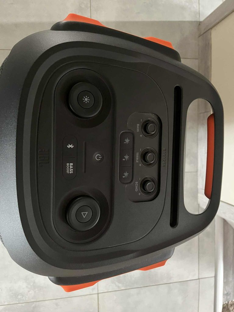 Sprzedam JBL partybox 710