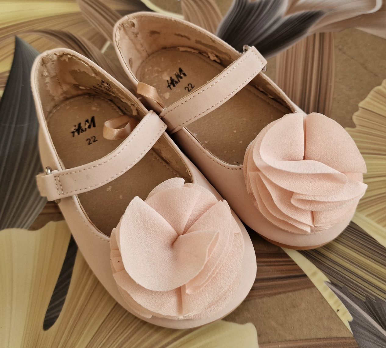 Balerinki , buciki do sukienki H&M r.22 , zapinane, kwiatowe