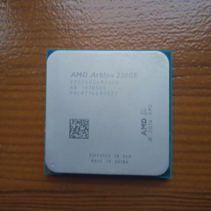Процесор AMD Athlon 220GE
