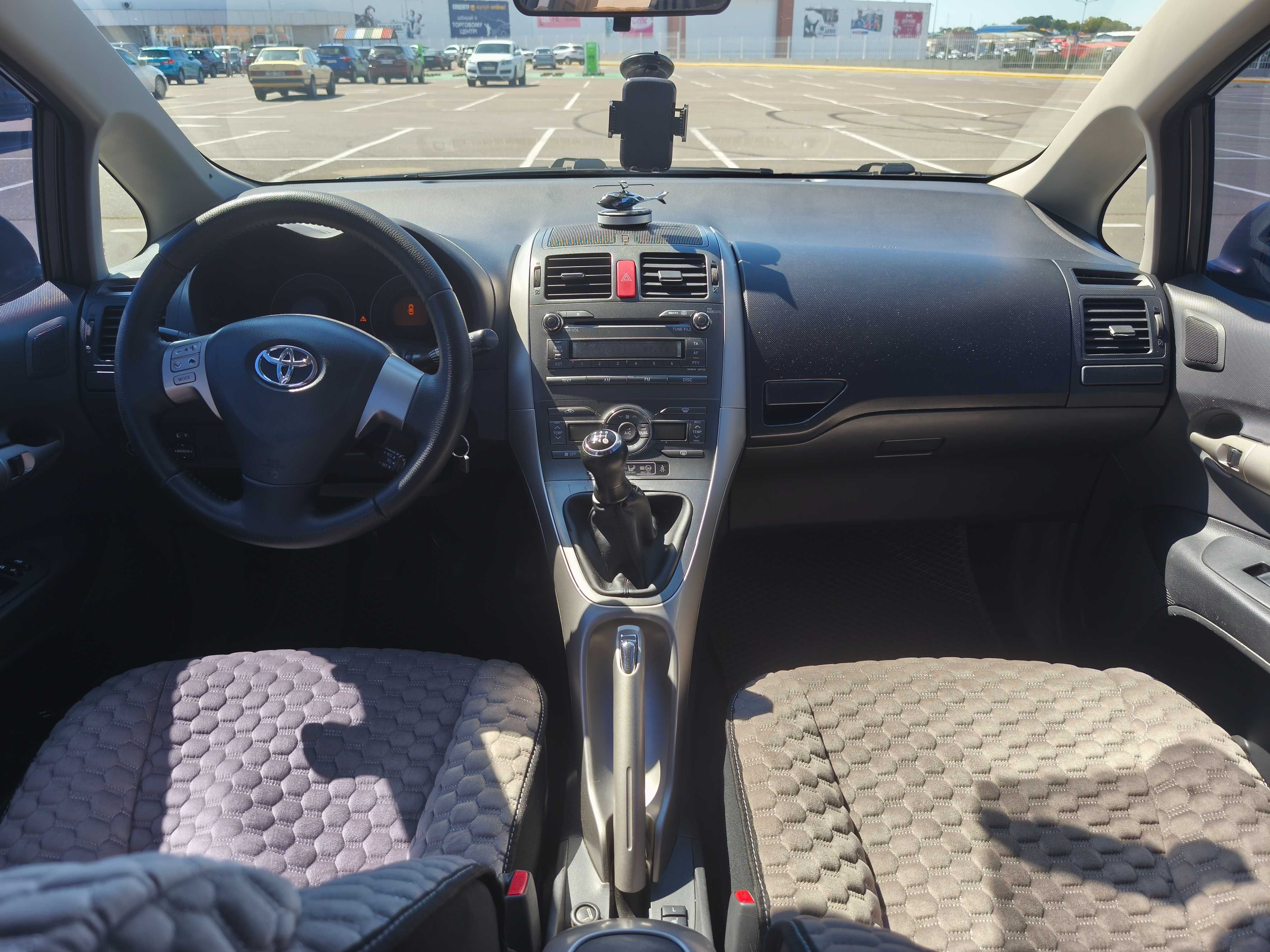 Продам ЖИВОЙ Аурис 2008г. 1.6 газ/бен МКПП Toyota auris МЕХАНИКА