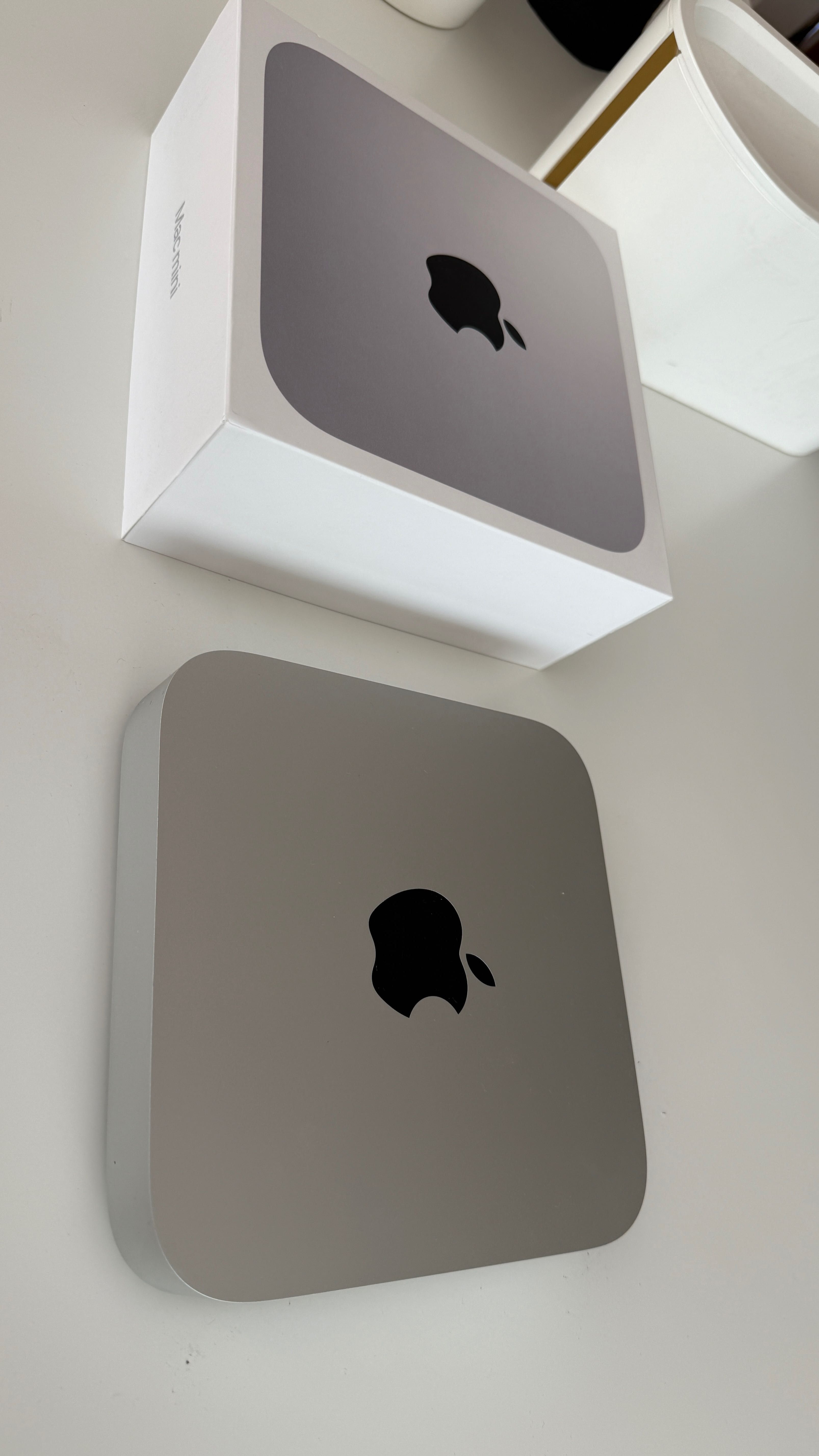 Mac mini Apple M1 - RAM: 8 GB - 256 GB SSD com Caixa e Fatura