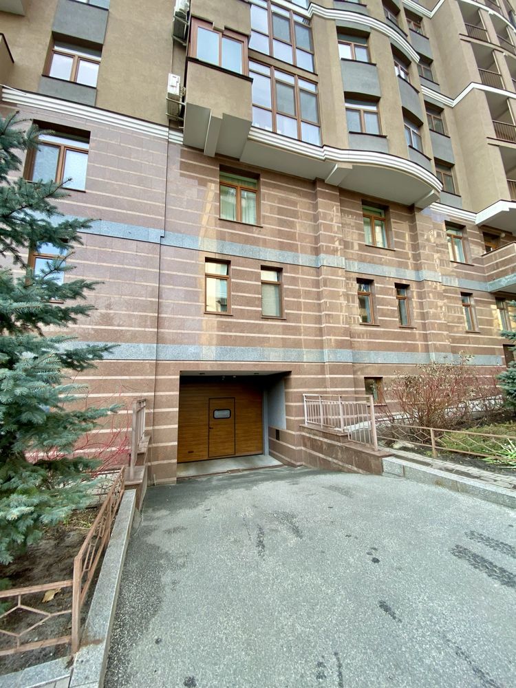 Продам Підземне Паркомісце Київ вул.Гоголівська 43 Торг