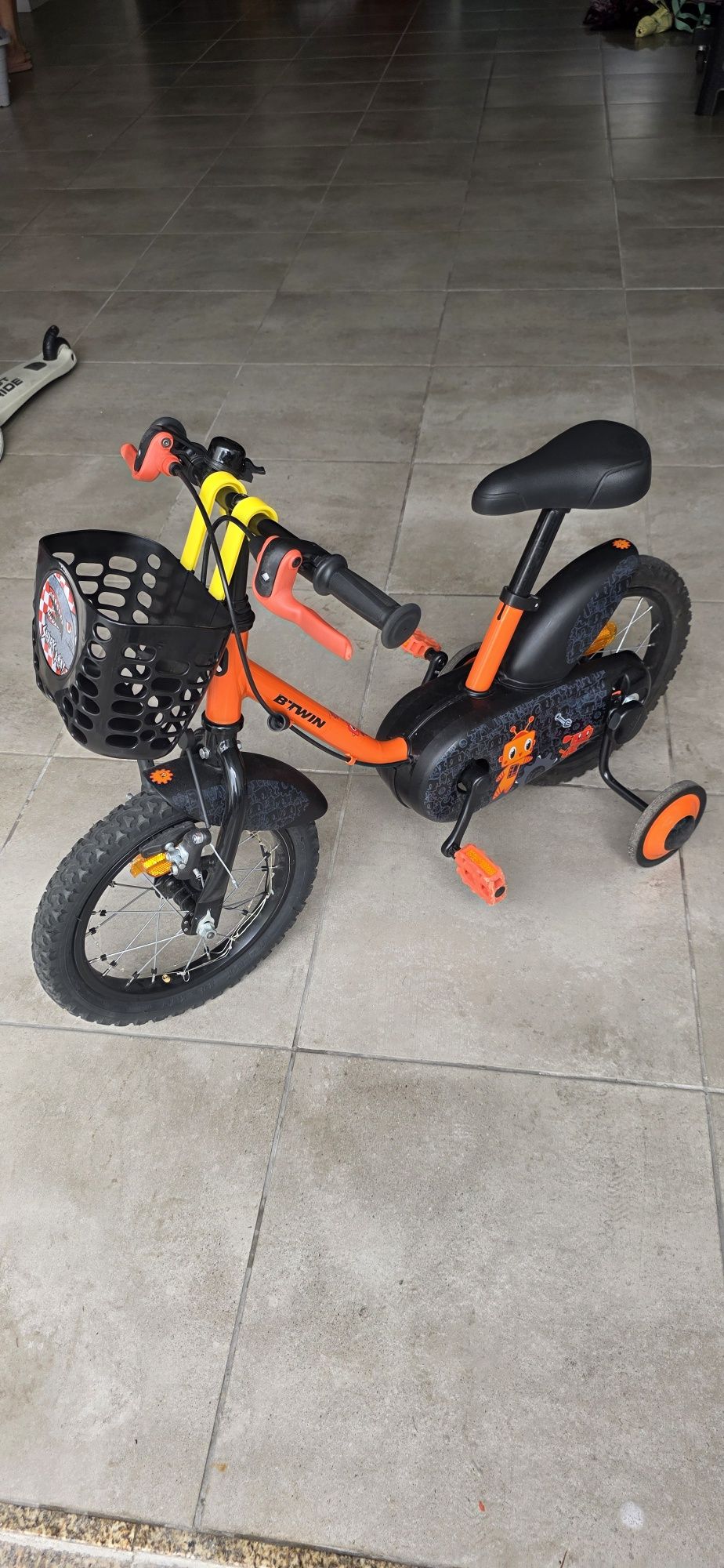 Bicicleta Btwin com rodinhas