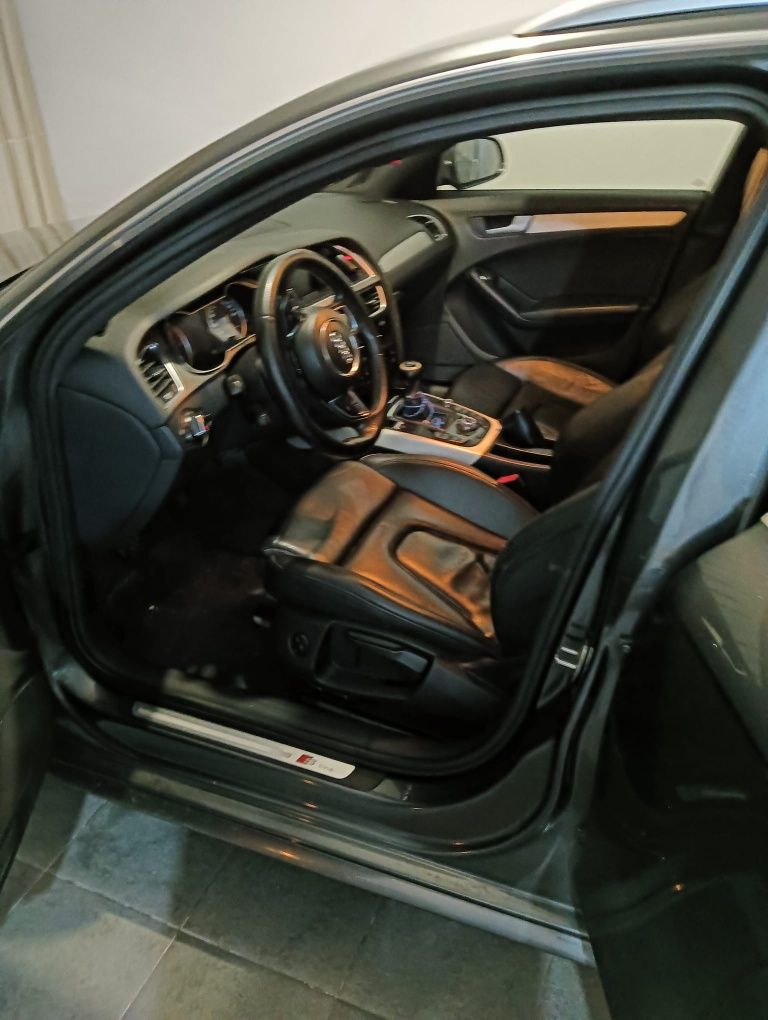 Audi A4 2.0 TDI S Line